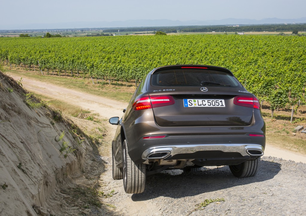 GLC_250_4MATIC_Citrinbraun_offroad